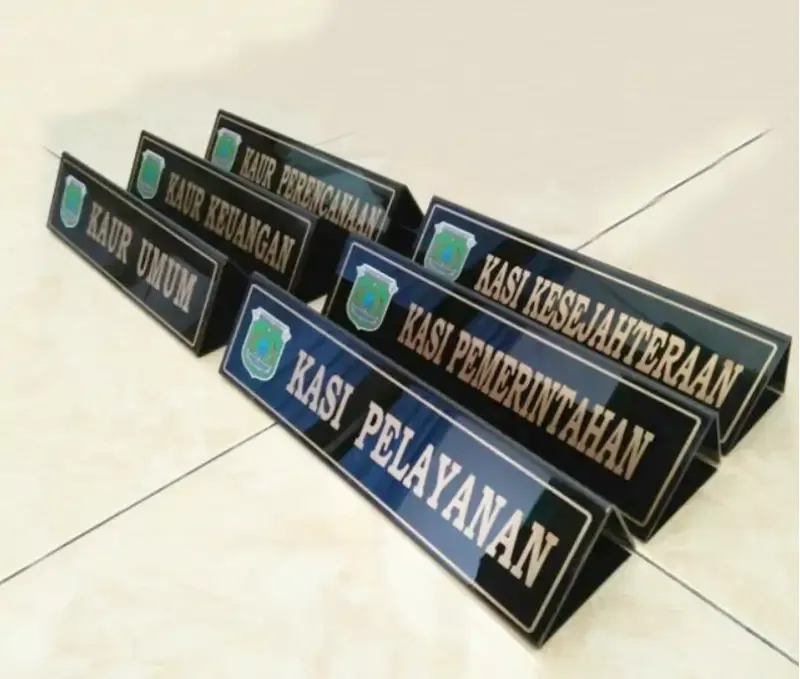 Papan Nama Meja Kantor Custom – Nama, Gelar, & Logo Premium! foto 2