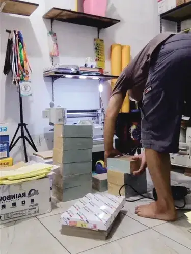 Galeri pengerjaan percetakan Yh'rez Grafika