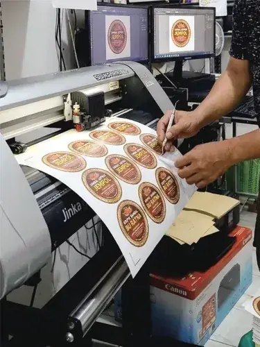 Galeri pengerjaan percetakan Yh'rez Grafika